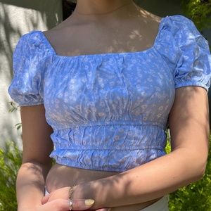 Le Lis Baby Blue Daisy Puff Sleeve Crop Top (Small)